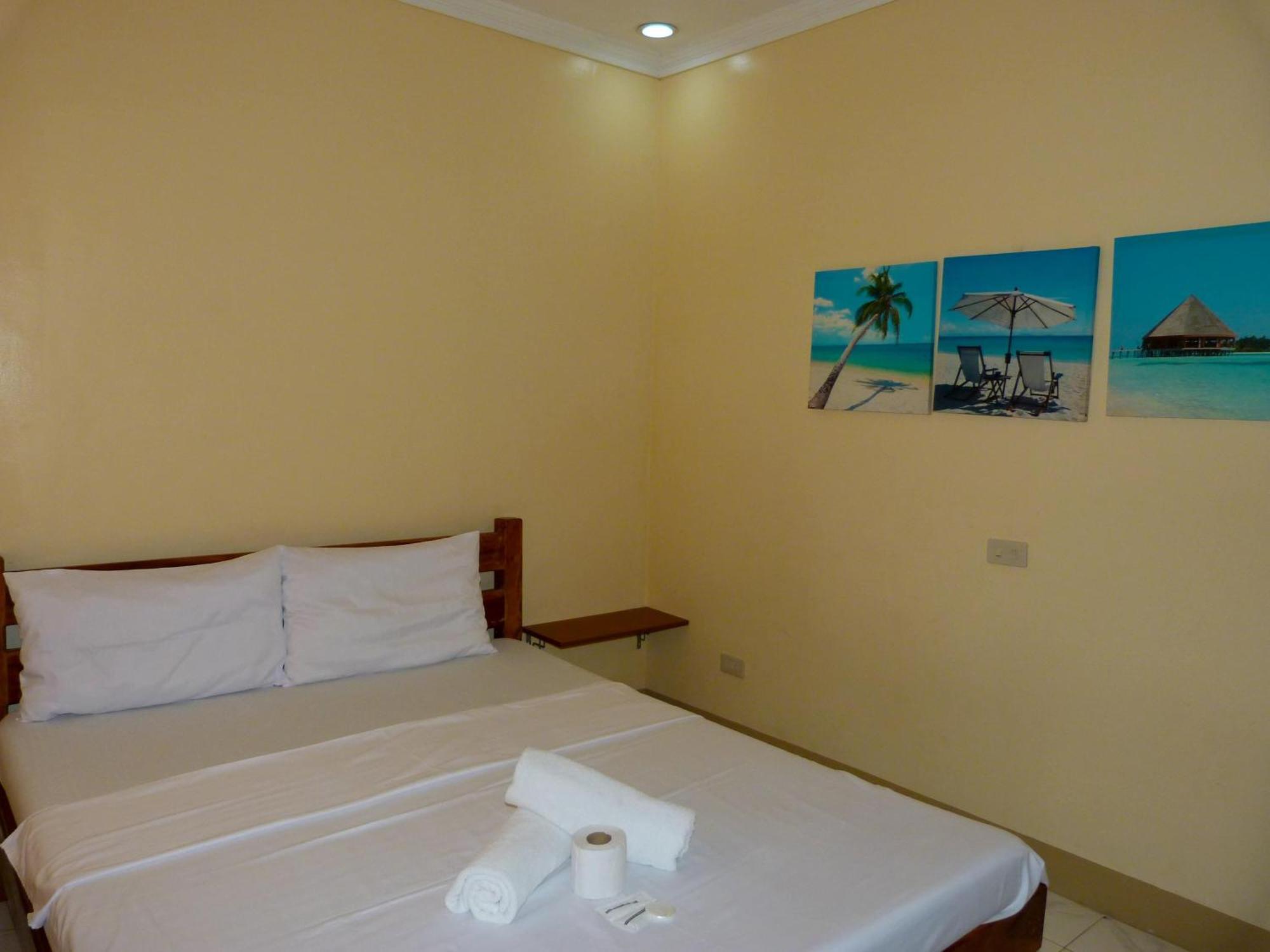 Midnite Inn Panglao-stad Buitenkant foto