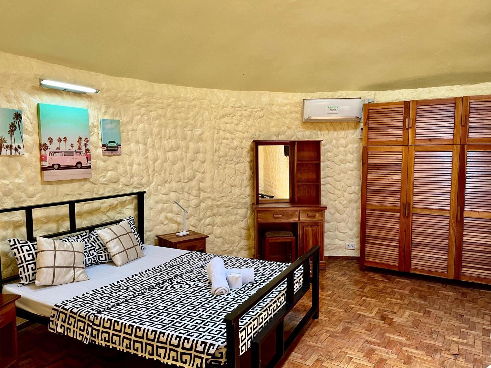 Midnite Inn Panglao-stad Buitenkant foto