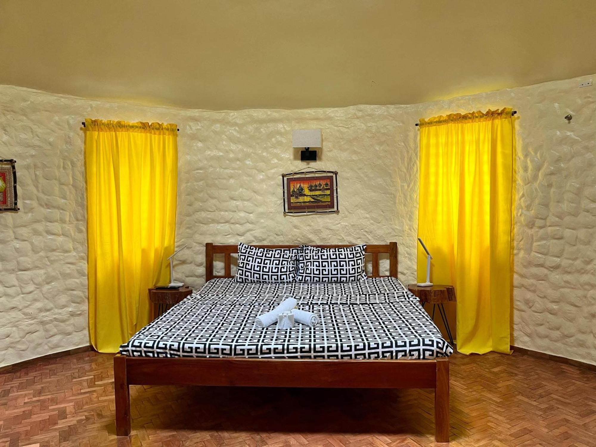Midnite Inn Panglao-stad Buitenkant foto