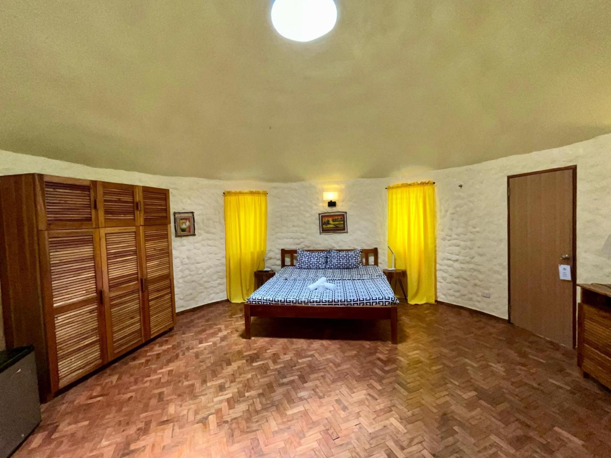 Midnite Inn Panglao-stad Buitenkant foto