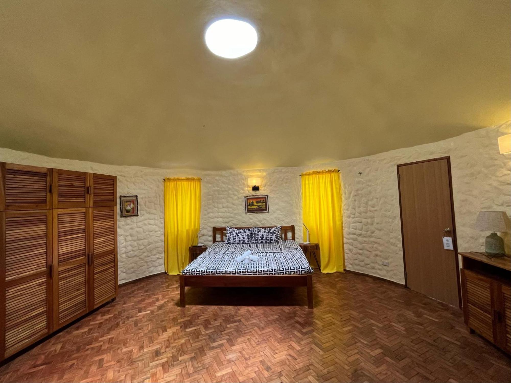 Midnite Inn Panglao-stad Buitenkant foto