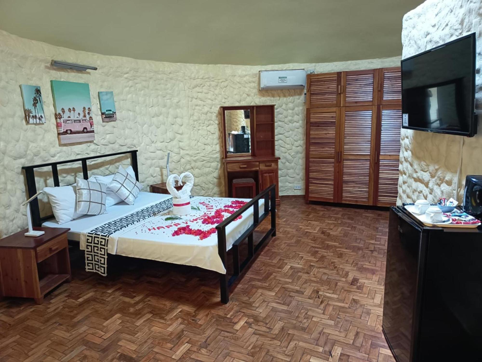 Midnite Inn Panglao-stad Buitenkant foto
